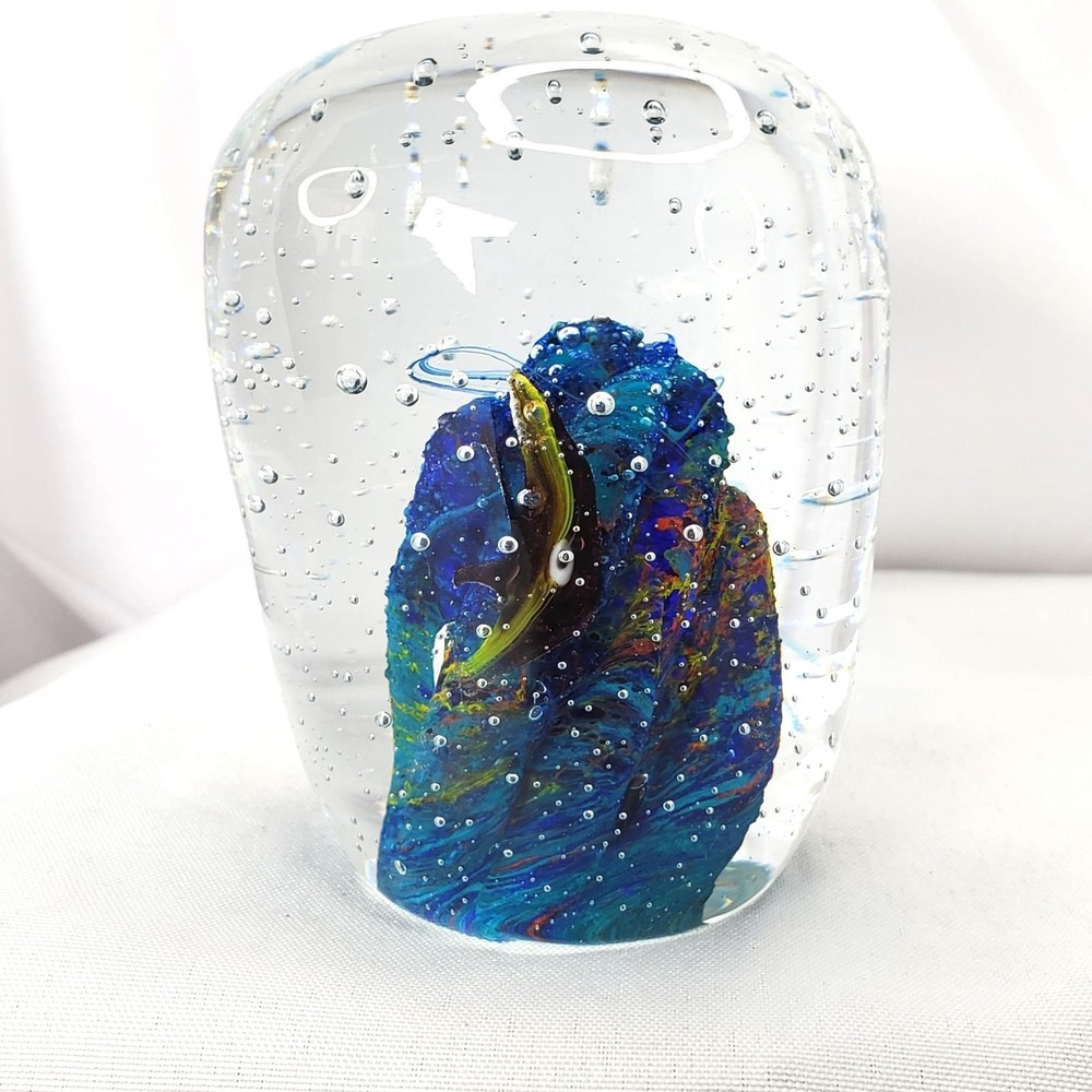 Dynasty Gallery Hand Blown Glass Aquarium Paperweight Fish Coral Bubbles 3.5" - Picture 2 of 11
